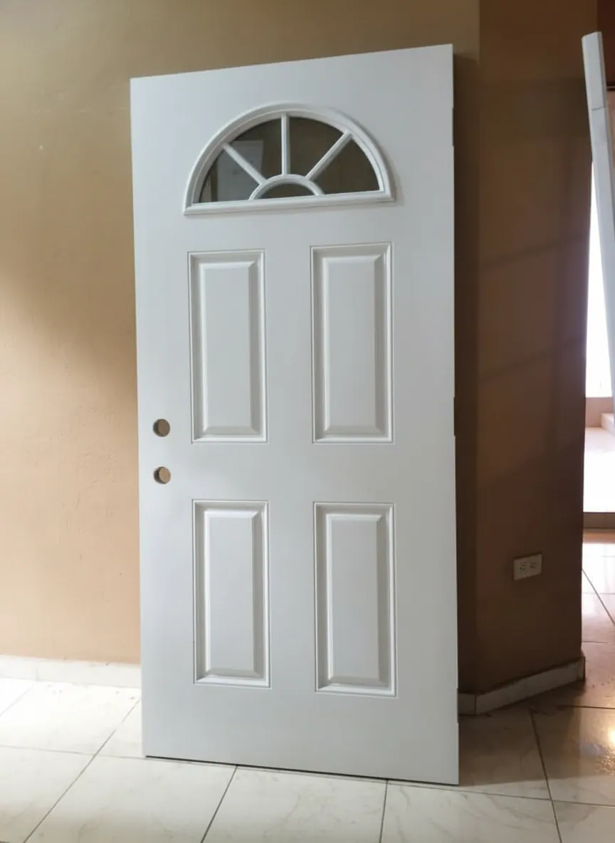 Porte Blanche à Arc Rayonnant
