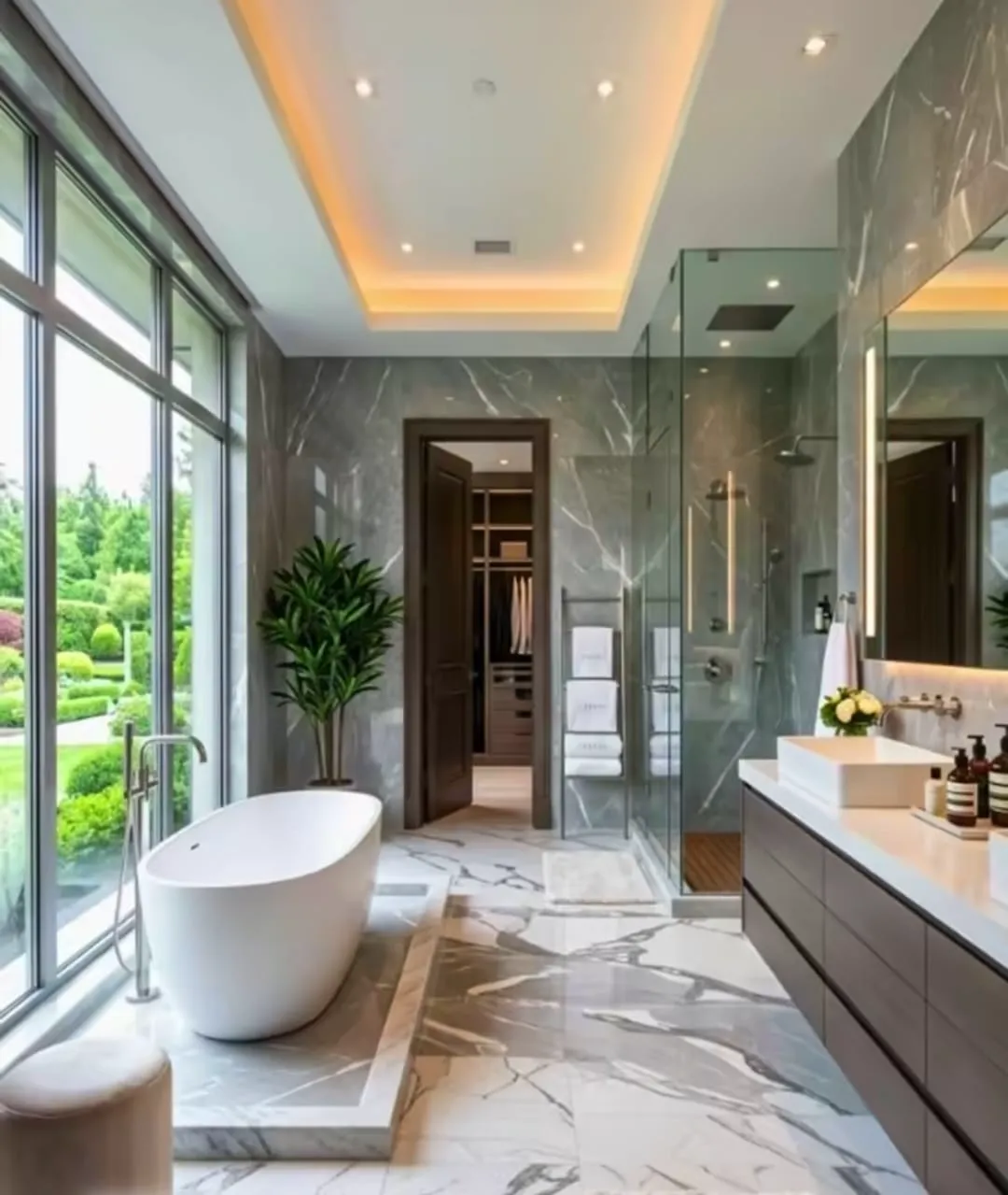 Salle de Bain en Marbre avec Baignoire Îlot