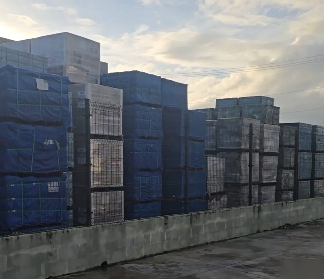 Stock de Carrelage sur Palettes