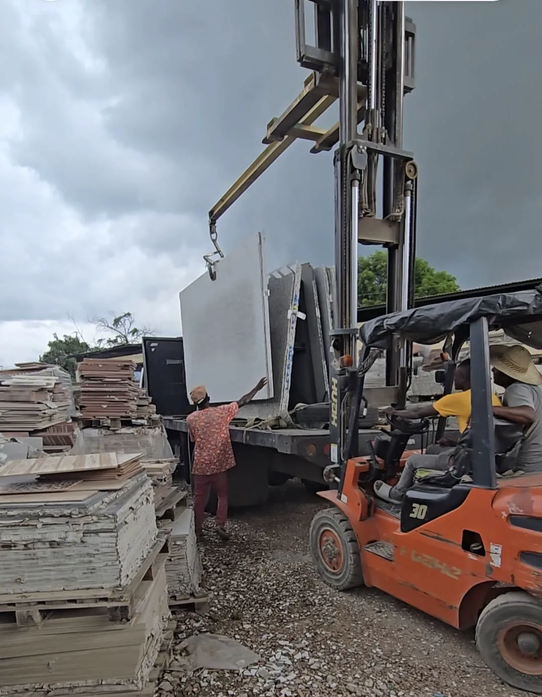 Chargement d'une Dalle au Chariot