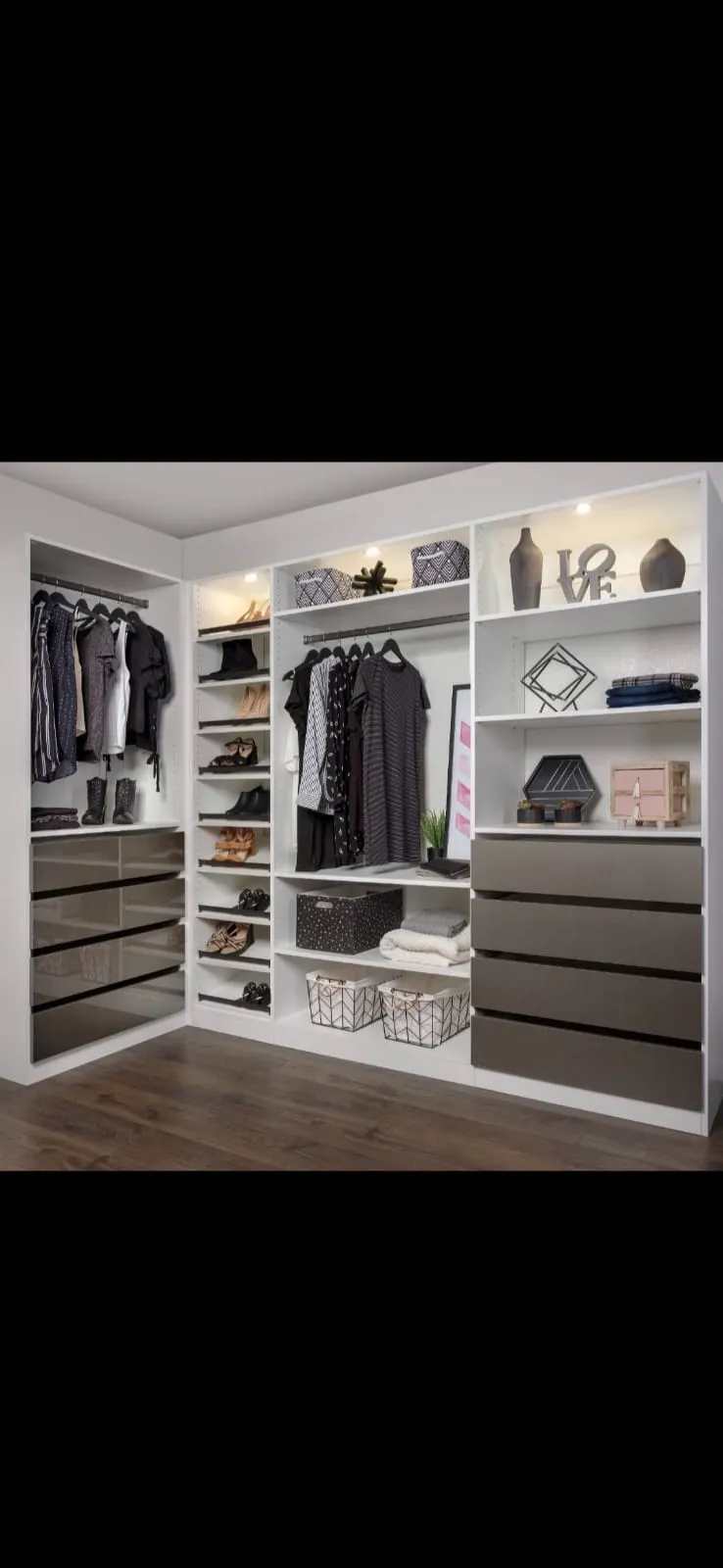 Dressing d'Angle avec Rangements Ouverts